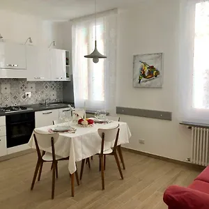 Temporary House De' Giudei Apartamento